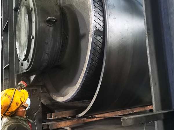 Servicio de instalación de revestimiento de polea de goma resistente al desgaste para transportadores